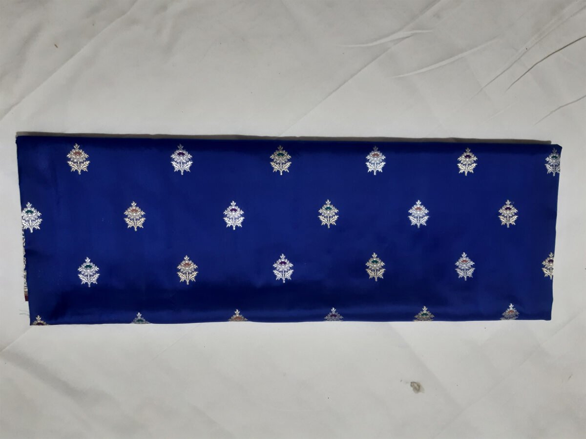 Banarasi Buta Navy Blue Printed Saree - Image 4